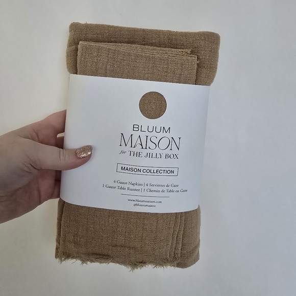 NEW Bluum Maison x Jilly Box Napkins & Table Runner - Picture 1 of 1